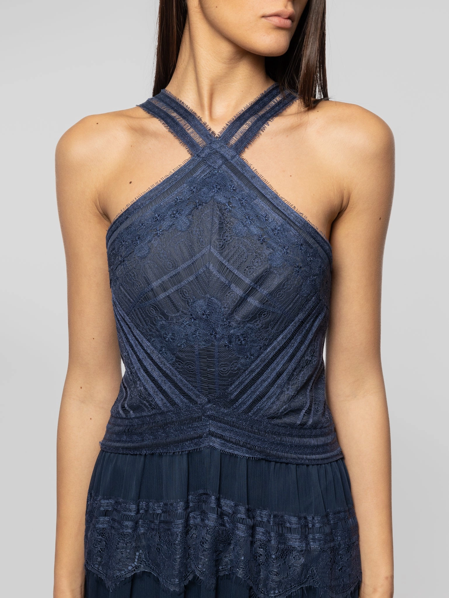 Long Lace Dress with American Neckline in Blue