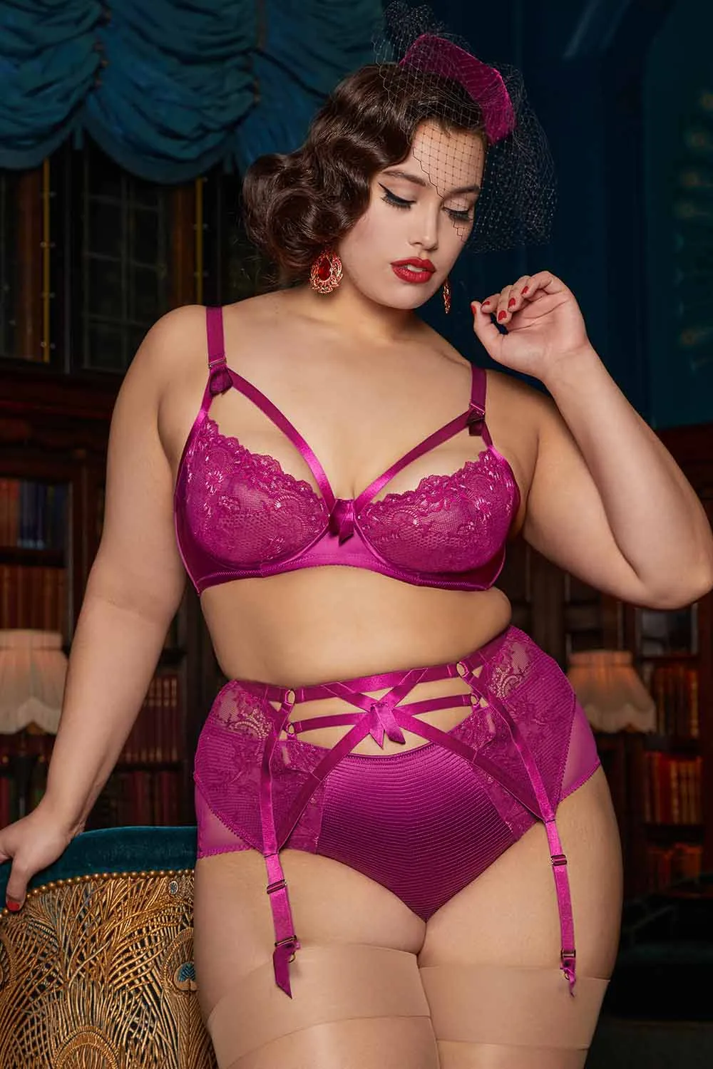 Madame X Magenta Curve Suspender Belt