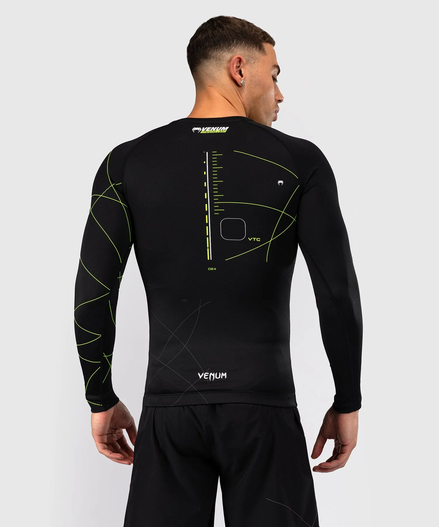 Venum Training Camp 4.0 Long Sleeve Rashguard - Black/Neon Green