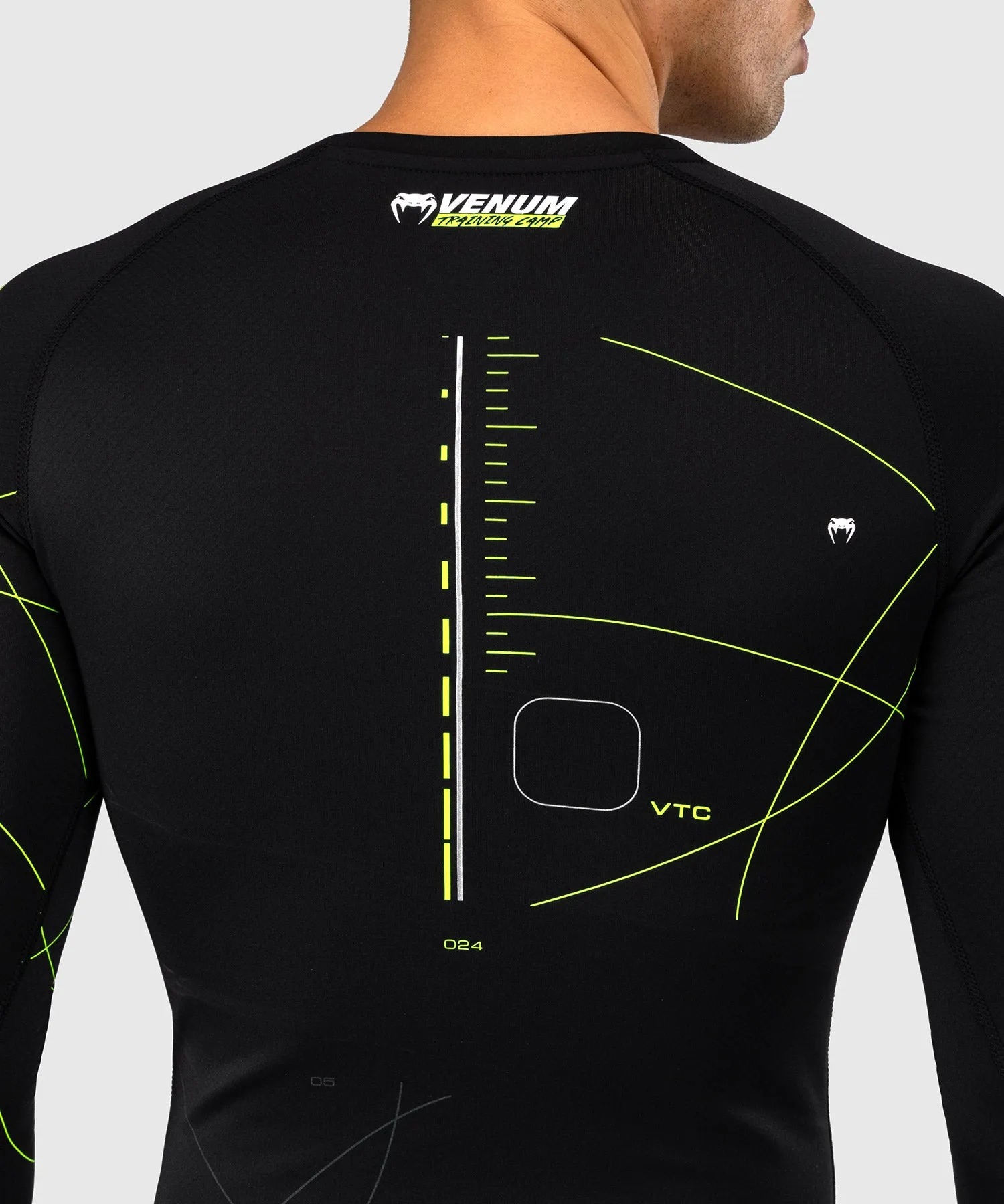 Venum Training Camp 4.0 Long Sleeve Rashguard - Black/Neon Green